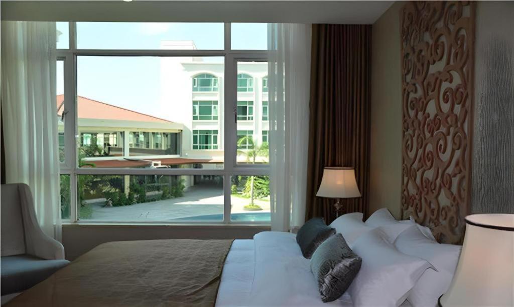 Sanjiang Grand Hotel Vientiane Bagian luar foto