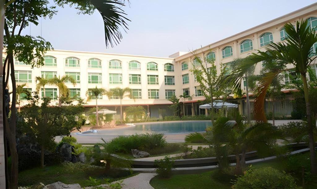 Sanjiang Grand Hotel Vientiane Bagian luar foto