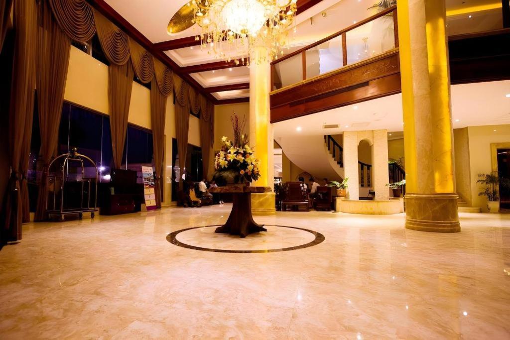 Sanjiang Grand Hotel Vientiane Bagian luar foto